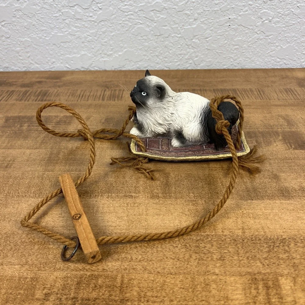 2003 Under The Sun Himalayan Cat Kitty Hanging Garden Swinging Figurine Decor